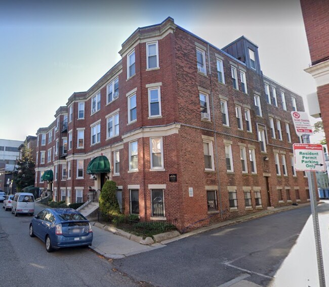 Building Photo - 11 Barrows St