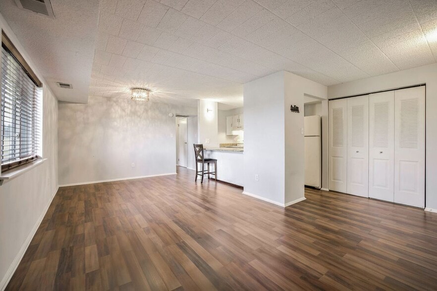 Building Photo - 997-C HEATHER RIDGE DR, 3C