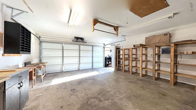 Building Photo - 1054 W Clifton Ave