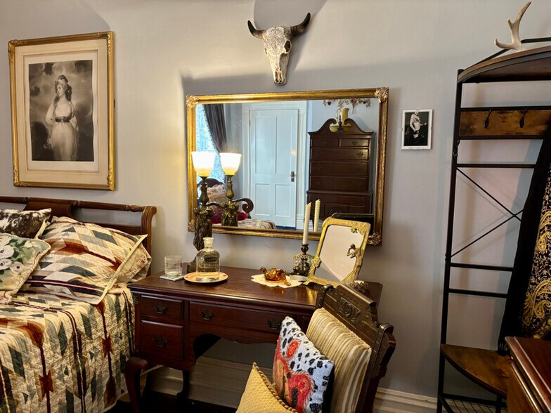 Building Photo - 425 S Washington St