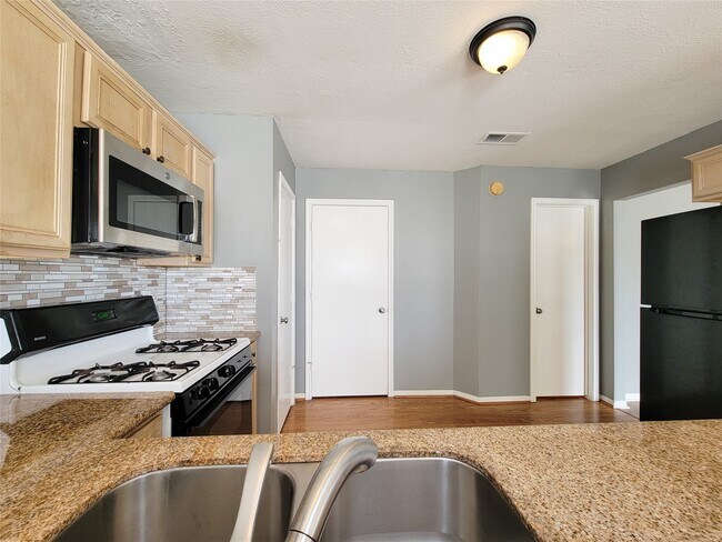 Building Photo - 18335 Westlock St