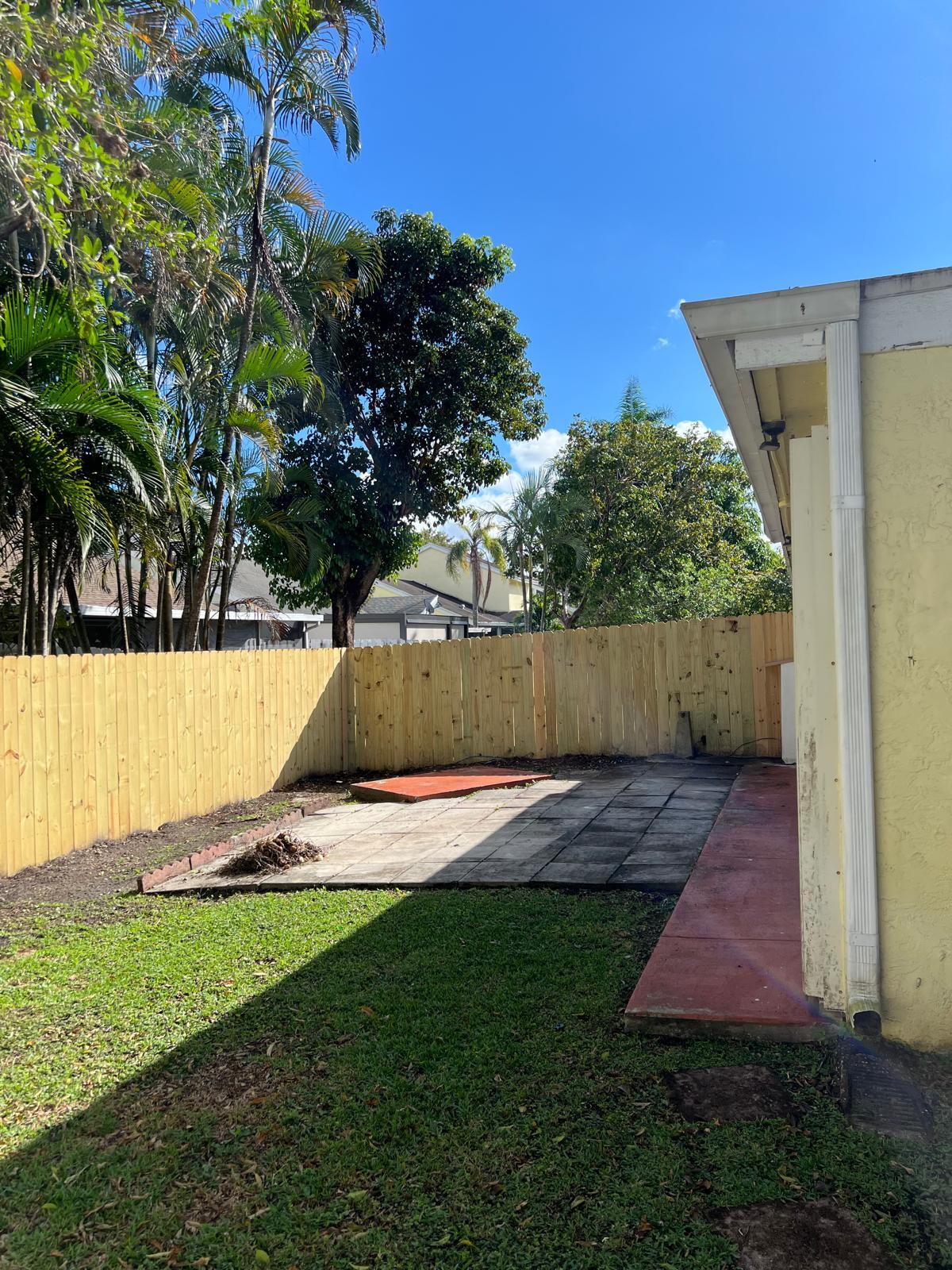 Building Photo - 1060 SW 111th Way