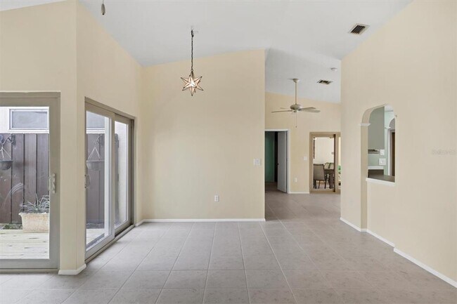 Building Photo - 3638 Glen Oaks Manor Dr