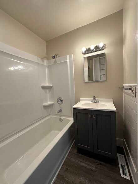 Bathroom - 275 E Green Bay Ave