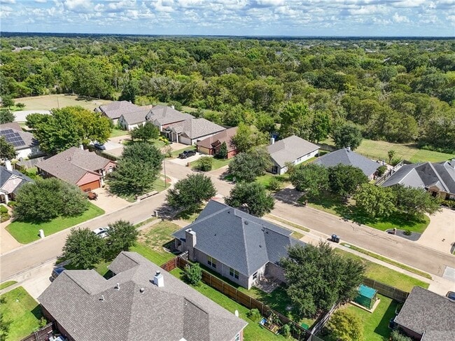 Building Photo - 8426 Alison Ave