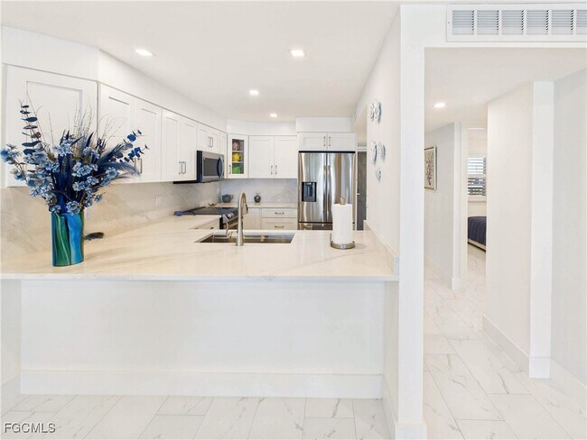 Building Photo - 25870 Hickory Blvd