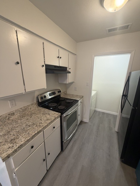 Kitchen - 3408 Sydney St