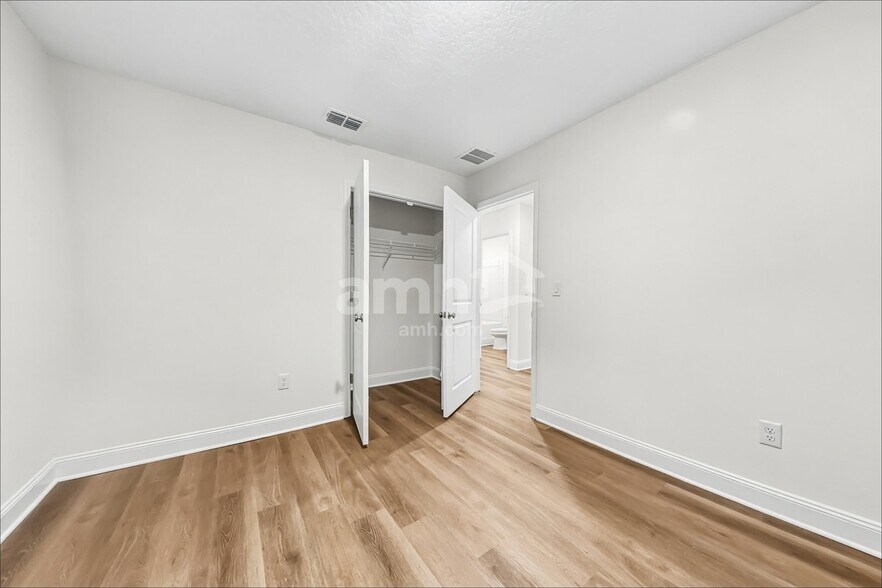 Building Photo - 3016 Crawfords Cove Cir