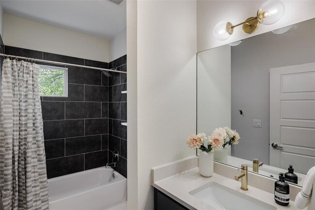 Building Photo - 1205 McKinley Ave