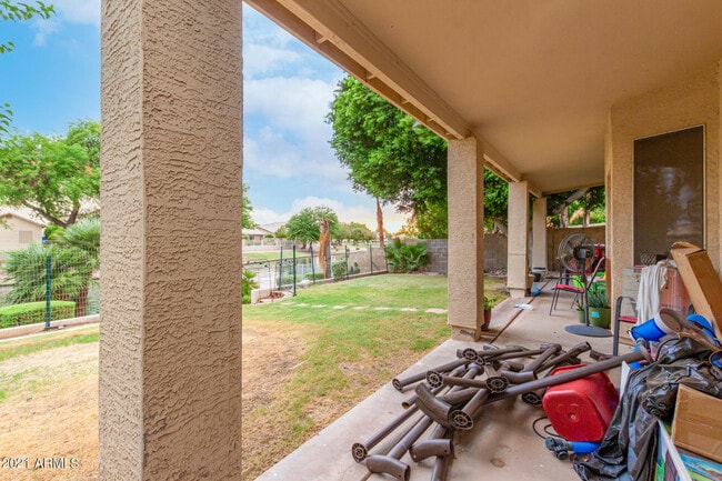 Building Photo - 542 S Cholla St