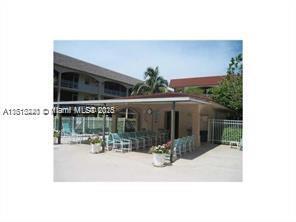 Building Photo - 541 Blue Heron Dr