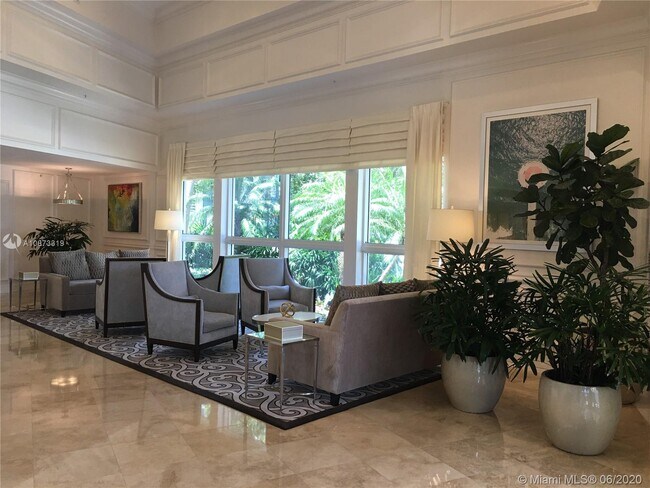 Building Photo - 100 S Birch Rd