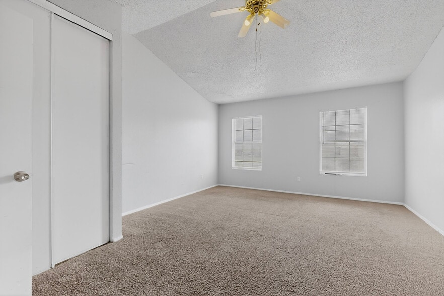 Building Photo - 9467 Olde Towne Row