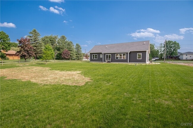 Building Photo - 6251 Meadow Dr