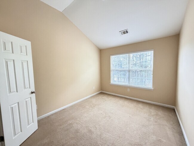 Building Photo - 540 Georgia Way