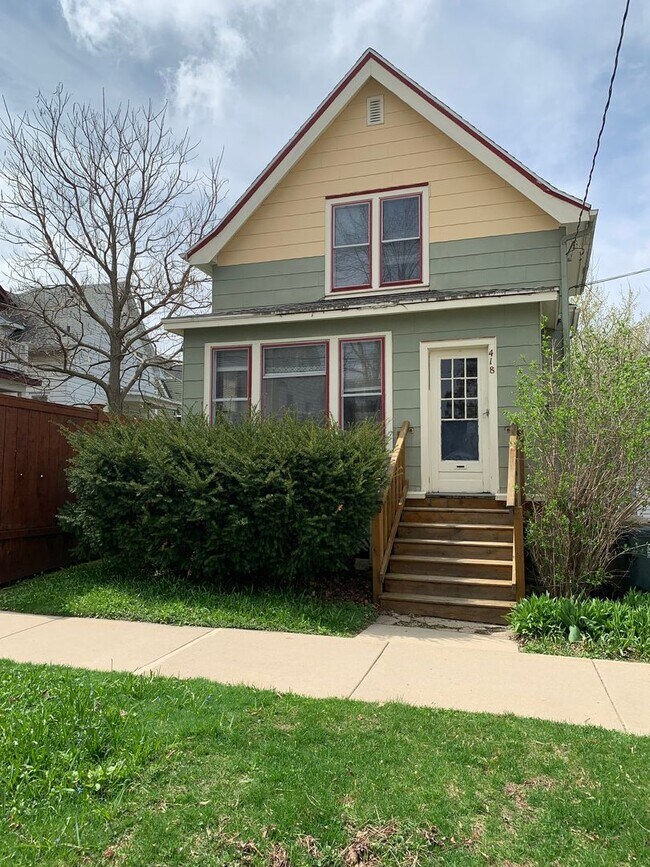 Building Photo - 418 S Orchard St