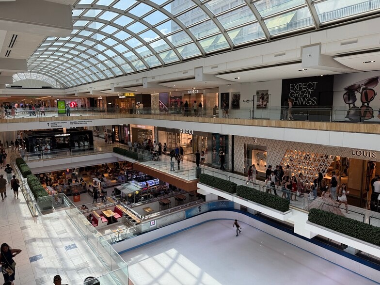 Galleria area by car 5 minutes - 2101 Fountain View Dr