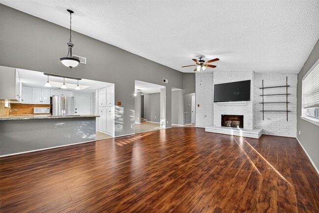 Building Photo - 16355 Sierra Grande Dr