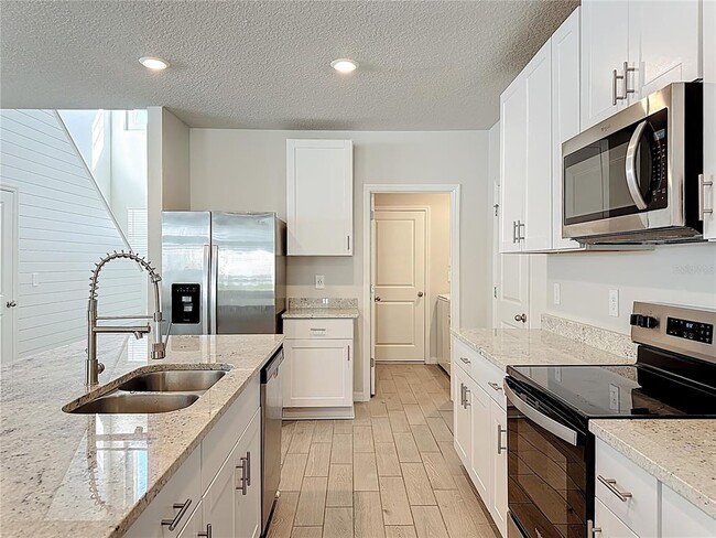 Building Photo - 7329 Boggy Crk Pl