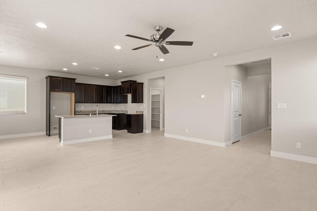Building Photo - 4022 Silver Springs Road NE