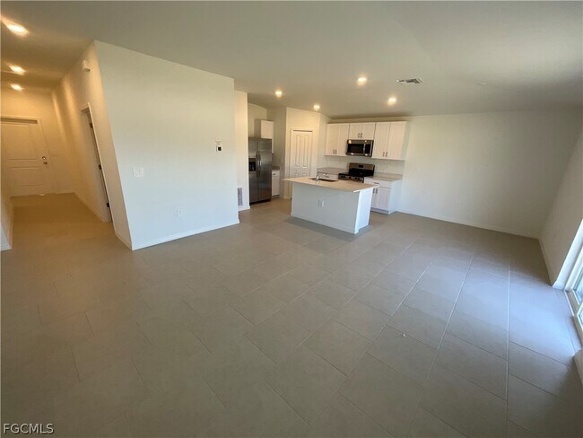 Building Photo - 17236 Cantu Ct