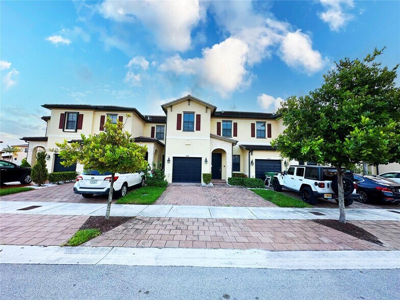 Building Photo - 10332 W 33rd Ct