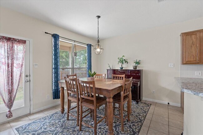 Building Photo - 2302 Wheaton Trail