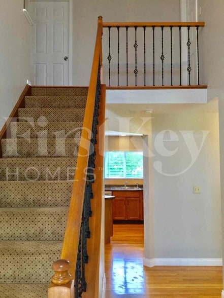Building Photo - 8560 Elmcreek Ct