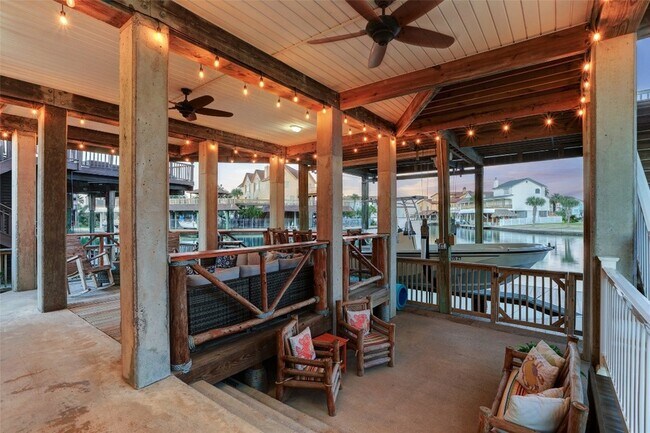 Building Photo - 1834 Tiki Dr