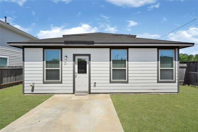 Building Photo - 19634 Cat Spruce Ct