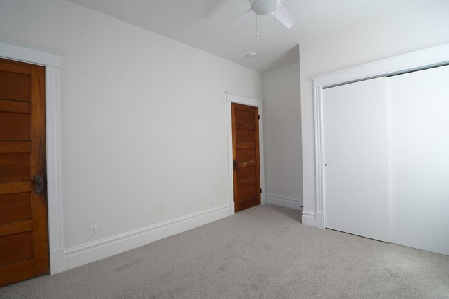 Building Photo - 3449 Iowa Ave