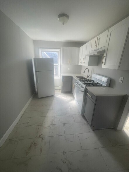 Building Photo - 905 S 16th St