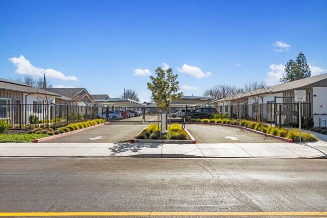 Building Photo - 2600 W Rumble Rd