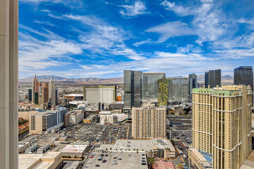 Building Photo - 4381 W Flamingo Rd