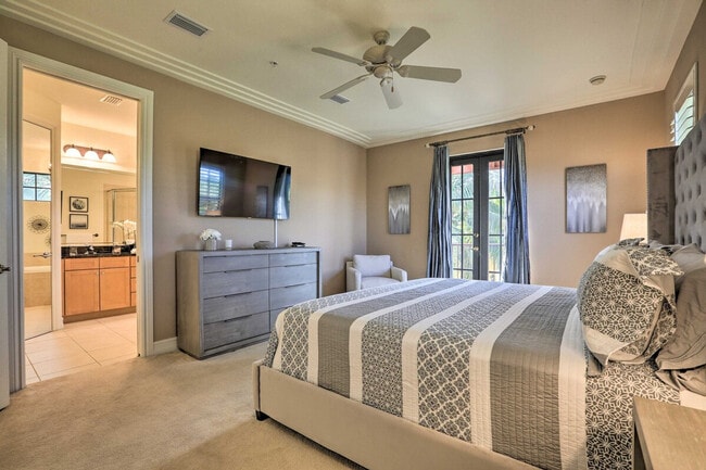 Building Photo - 9159 Delano St