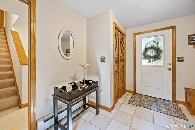 Building Photo - 7 Stephens Ct