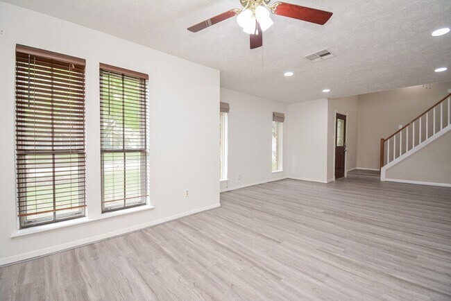 Building Photo - 21318 Park Valley Dr