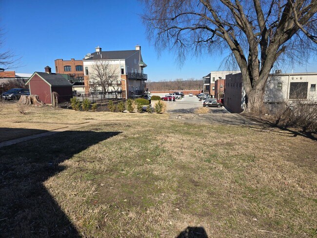 Building Photo - Beautiful Single Family Rental Home - Downtown Washington MO 63090