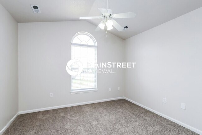 Building Photo - 3 Bedroom Pet-Friendly Home in Sellersburg, IN with Main Street Renewal