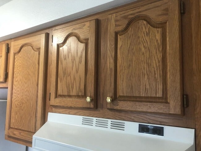 Building Photo - Lisa Johnson Duplex (LJ)