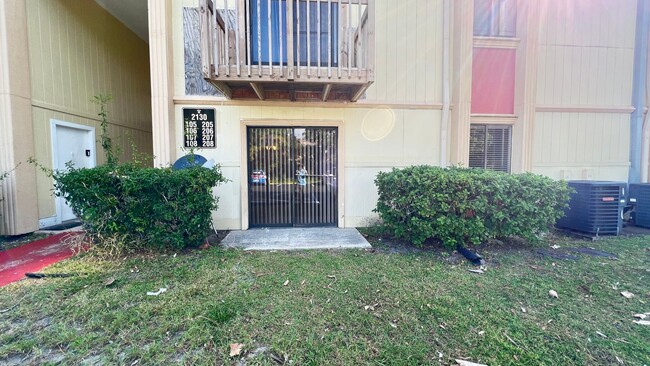 Building Photo - Cozy 2 BD/ 2 BA Apartment in Palm Bay! Was...