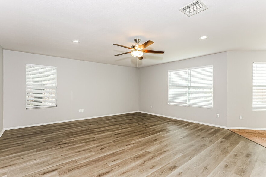 Building Photo - 8201 Southbrook Cir