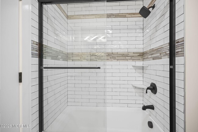 Building Photo - 133 Grant Ave