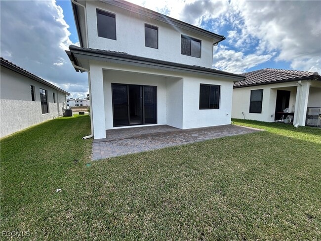 Building Photo - 5835 Cassidy Ln