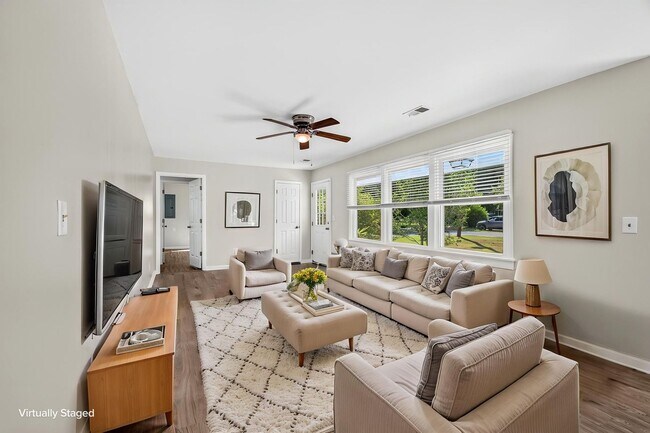 Building Photo - Move-In Ready Home in Hanahan