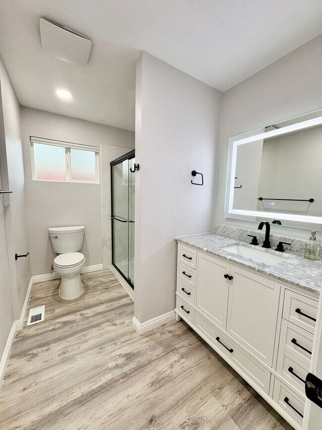 Building Photo - Stunning 4BR/3BA Home + Detached Studio in...