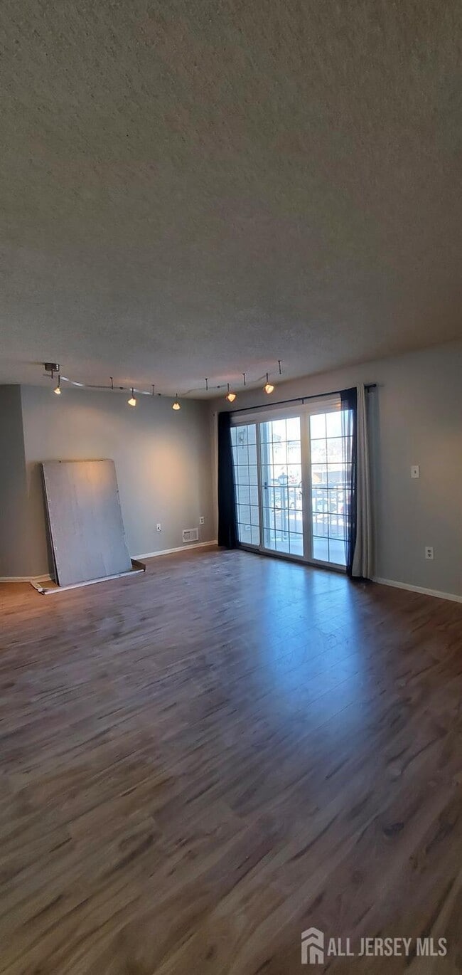 Building Photo - 261 Kempsey Dr