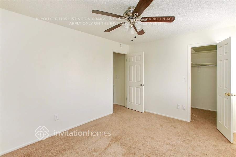 Building Photo - 11091 Albion Dr