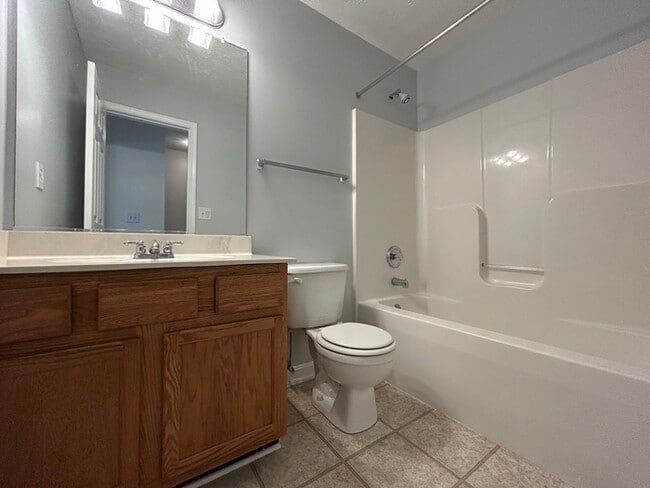 Building Photo - 9917 W Midland Way