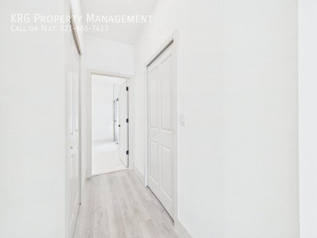 Building Photo - 16985 SW 40th Cir